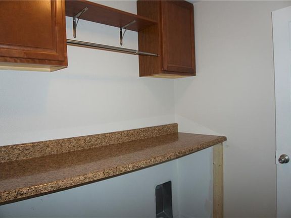 5th image of 1251 Woodlark Dr