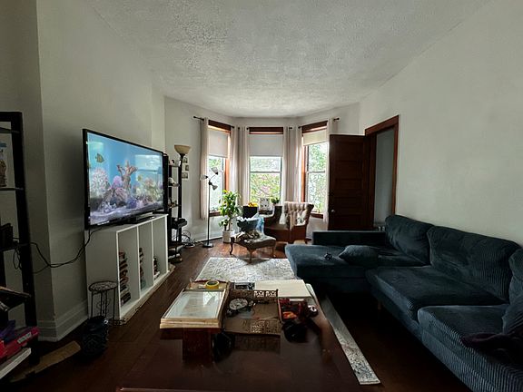 3rd image of 3129 N Christiana Ave