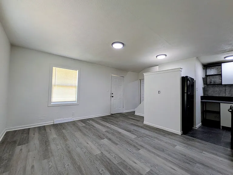 822 8th Ave #4 — Photo 5