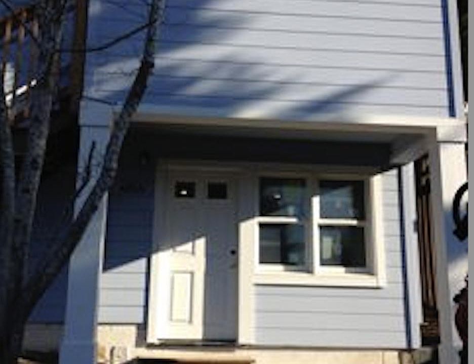 1st image of 411A E Blithedale Ave