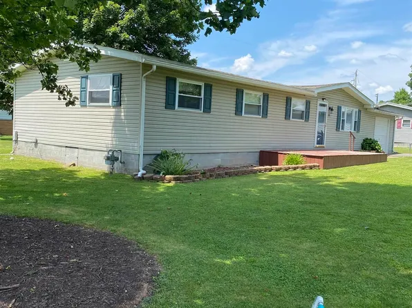 38 McKnight Dr, Buckhannon, WV 26201