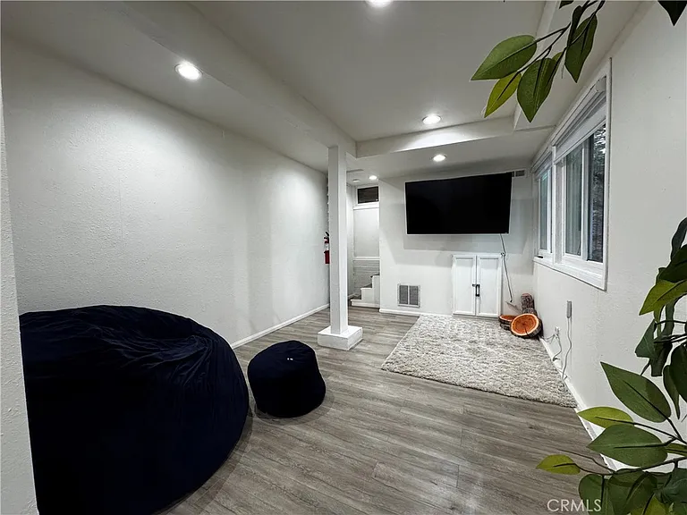 582 Rose Ln — Photo 18