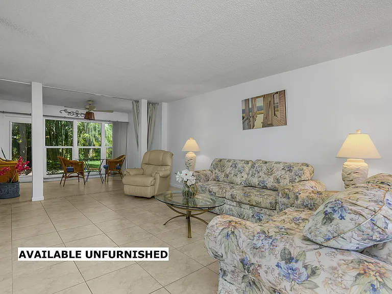 190 Palm Dr #5-1 — Photo 9