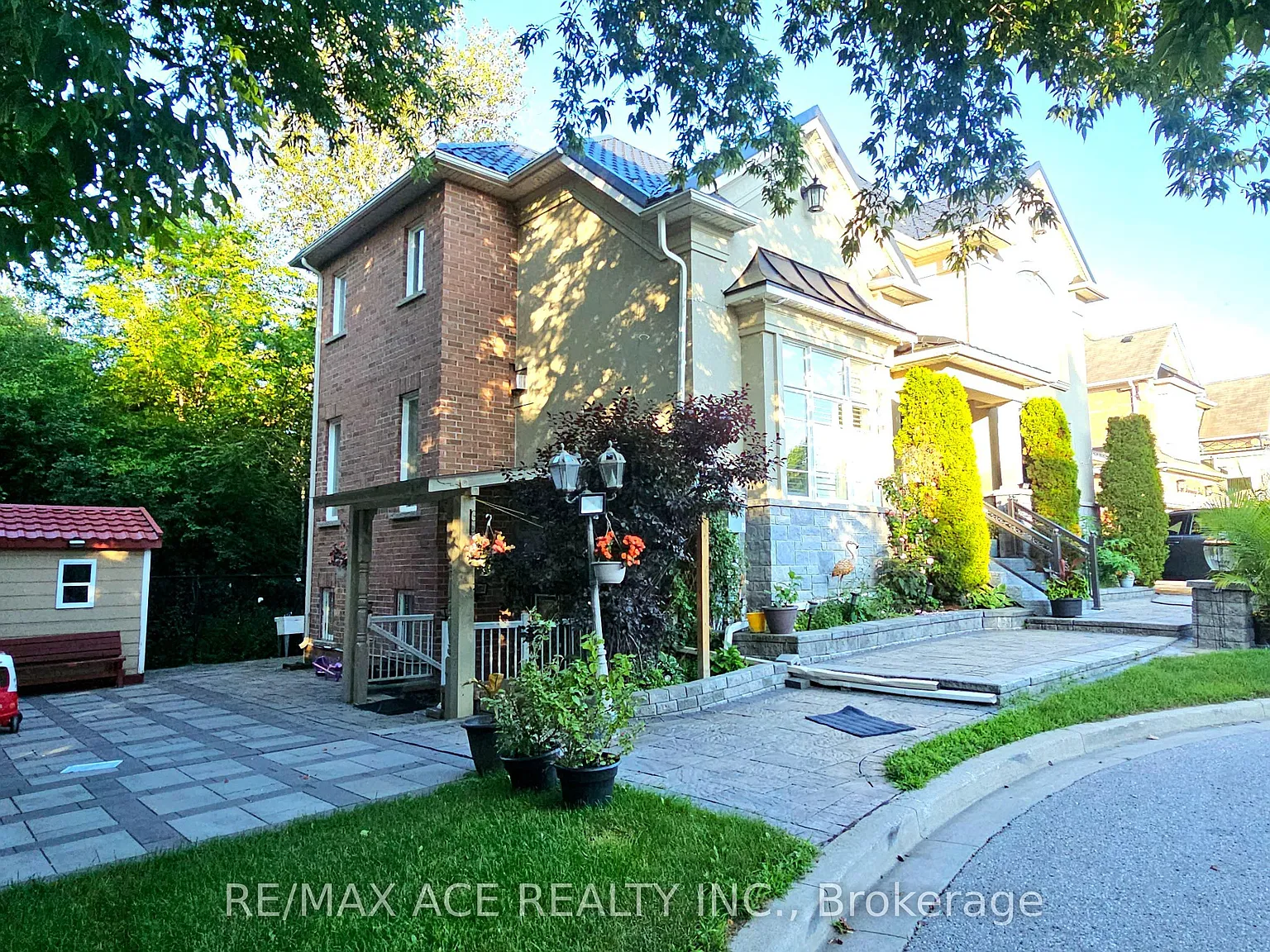 2 bed, $2,000 — Photo 2