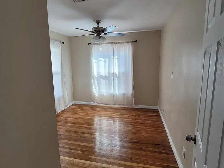 6503 White Oak Ave — Photo 18