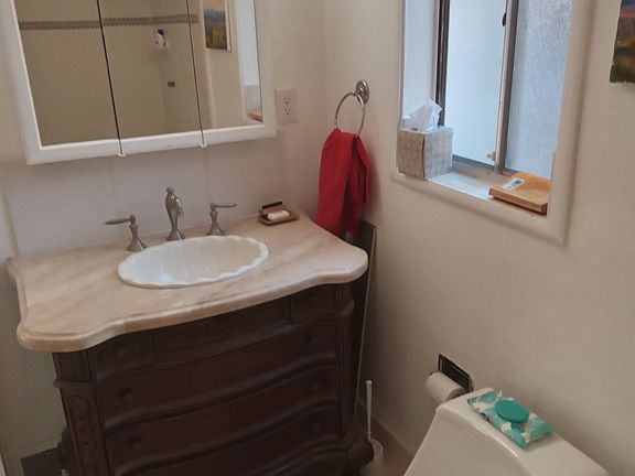 5th image of 8394 Ney Ave #1