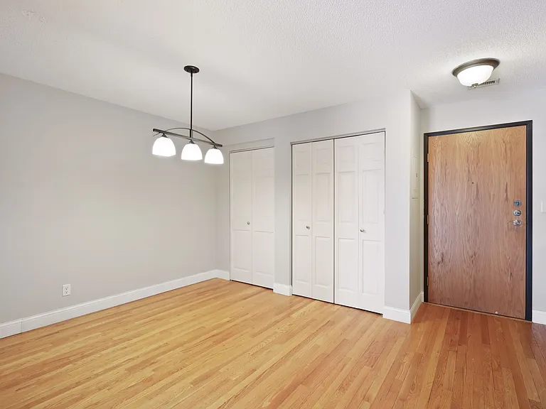 232 Franklin Ave W #206 — Photo 4