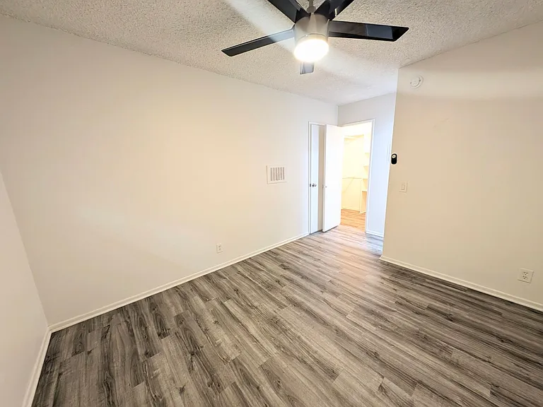 Klump Terrace Apartments — Photo 16