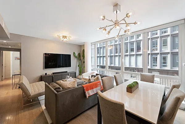 Rented by SERHANT. | media 11