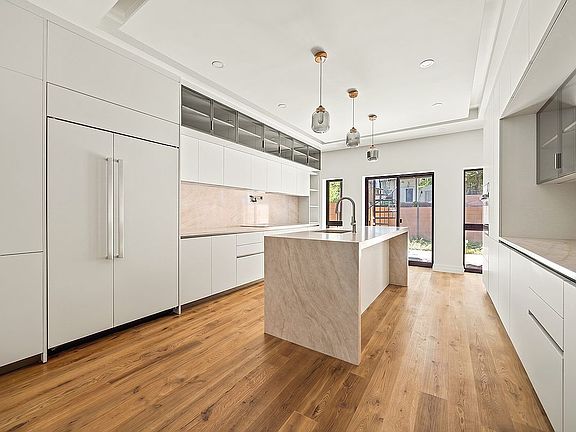 3rd image of 346 Prospect Ave