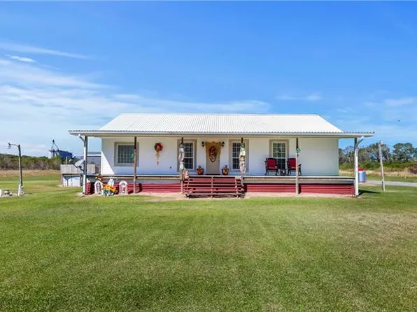921 4th St, Mermentau, LA 70556
