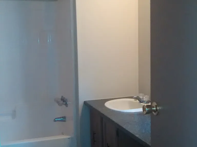 8 Brook Rd #8 — Photo 3