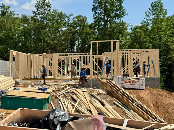 9968 Rio Bravo Ln, Knoxville, TN 37922