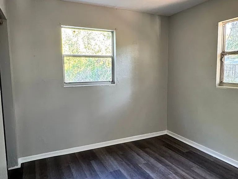 203 D St — Photo 8