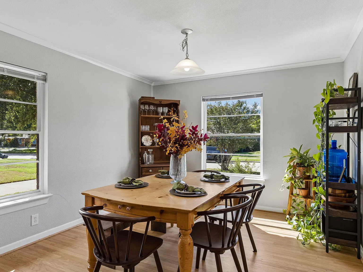 2 bed, 1.5 bath, 1250 sqft, $2,300 — Photo 3