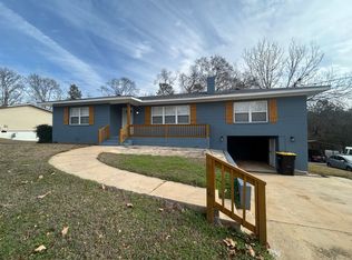 36 Mitchell St, Newnan, GA 30263