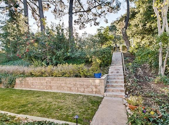 3rd image of 10280 Stonydale Dr