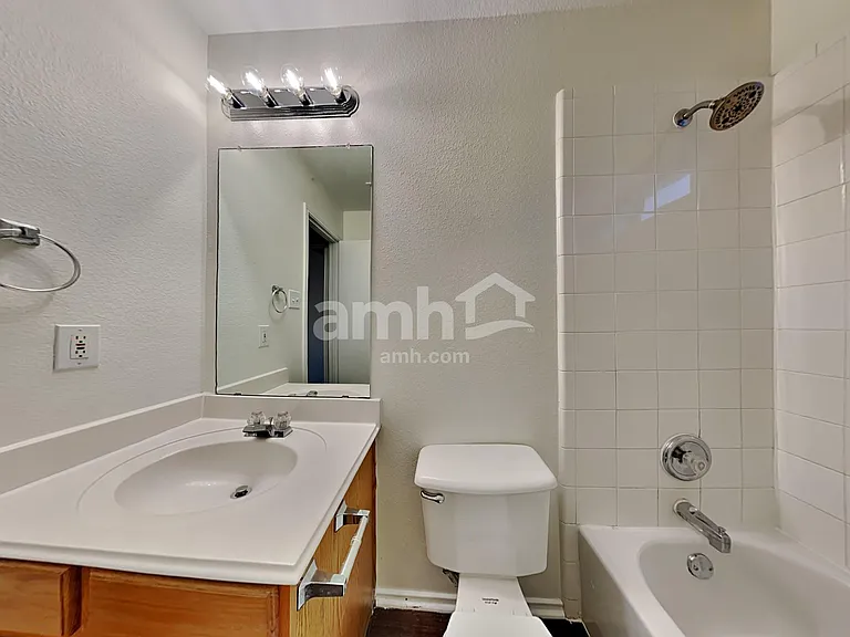 9749 Parkmere Dr — Photo 17