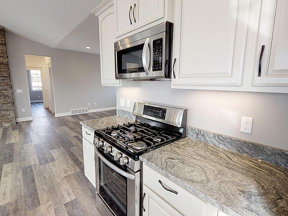 3rd image of 220 Joshua Ln