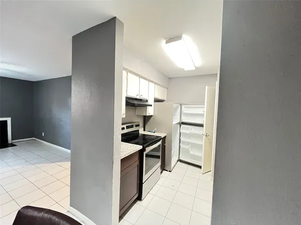 10211 Sugar Branch Dr APT 411, Houston, TX 77036