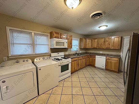4th image of 705 Sandia Dr
