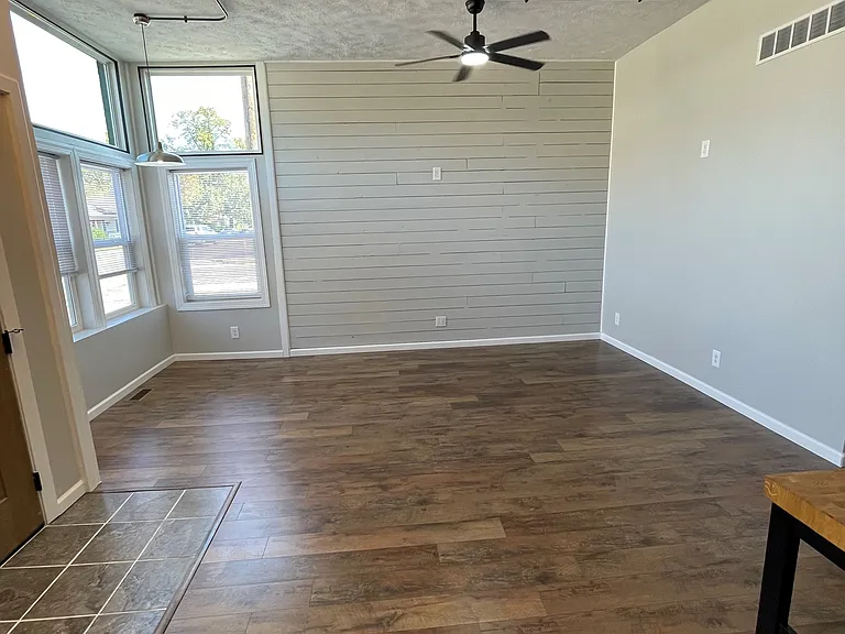 317 E 4th St #1 — Photo 3