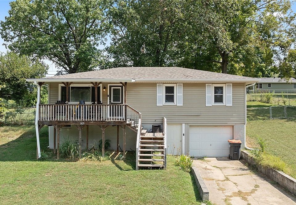 1st image of 1421 Oakhill Dr