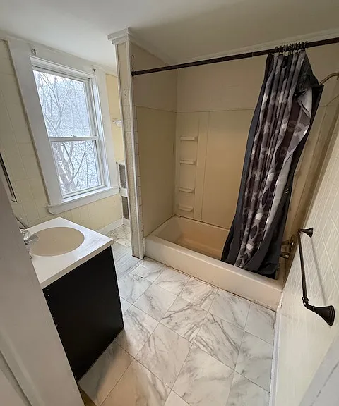 1009 Taylor Ave #3 — Photo 3