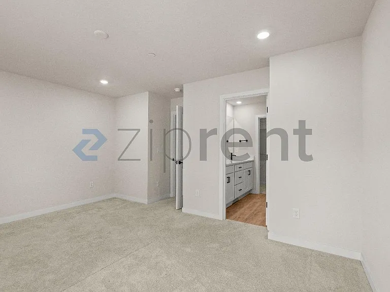 626 164th St SW #H4 — Photo 15