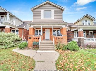 1447 Benjamin Ave, Windsor, ON N8X 4N2
