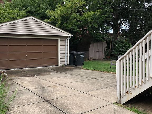 3rd image of 1438 W Clifton Blvd