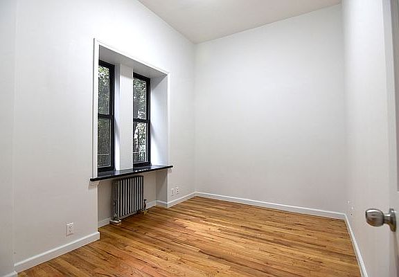 3rd image of 680 Manhattan Ave APT 2