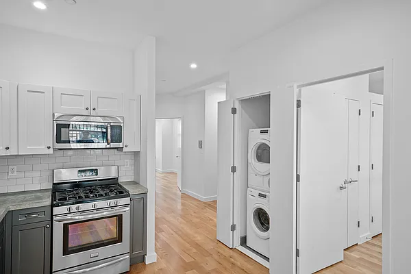 Rented by Corcoran | media 21