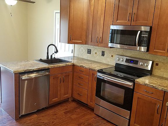 Kitchen (appliances included