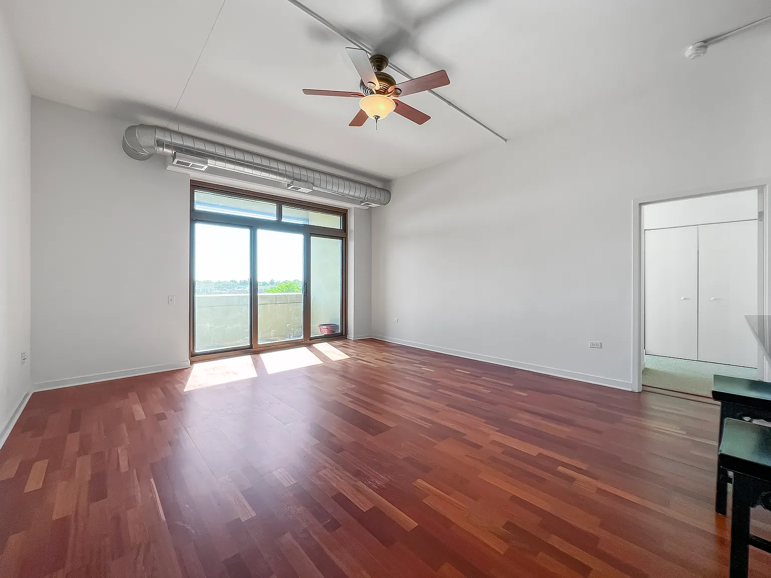 4015 N Milwaukee Ave — Photo 3