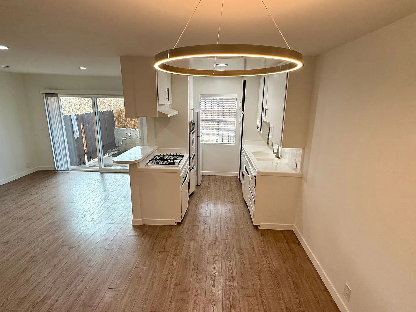 11511 Rochester Ave — Photo 2