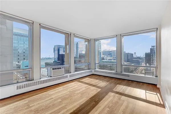 Rented by R New York | media 9