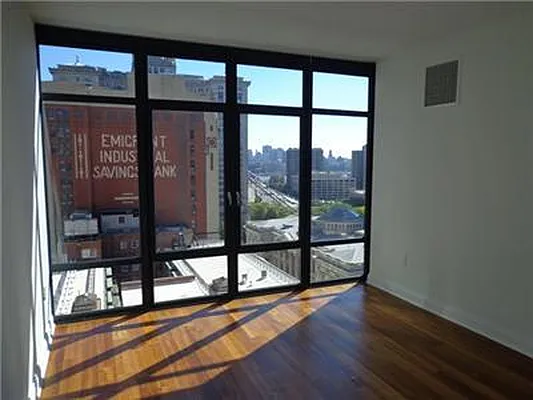 Rented by BARNES New York | media 18