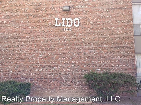 3rd image of 1100 Madeira Dr SE #312