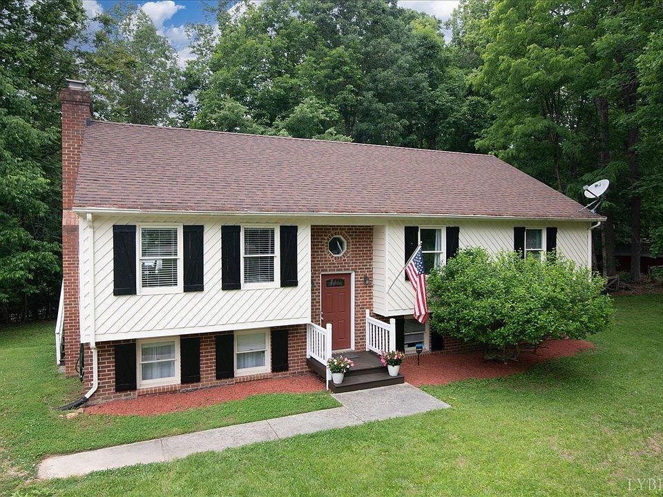 1st image of 305 Cambridge Dr