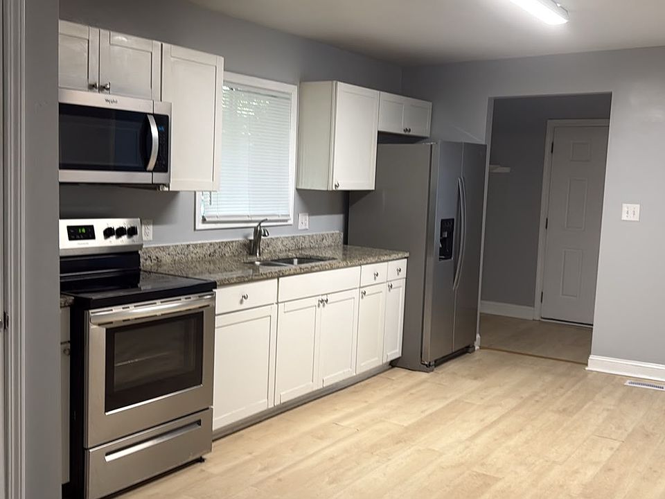 1st image of 709 Logan St