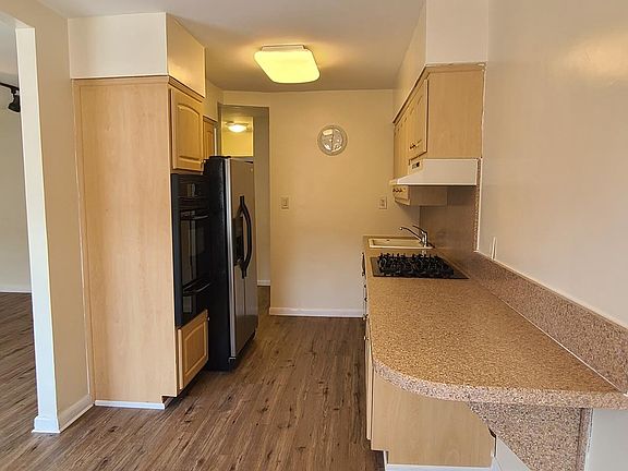3rd image of 2518 E 63rd St #1
