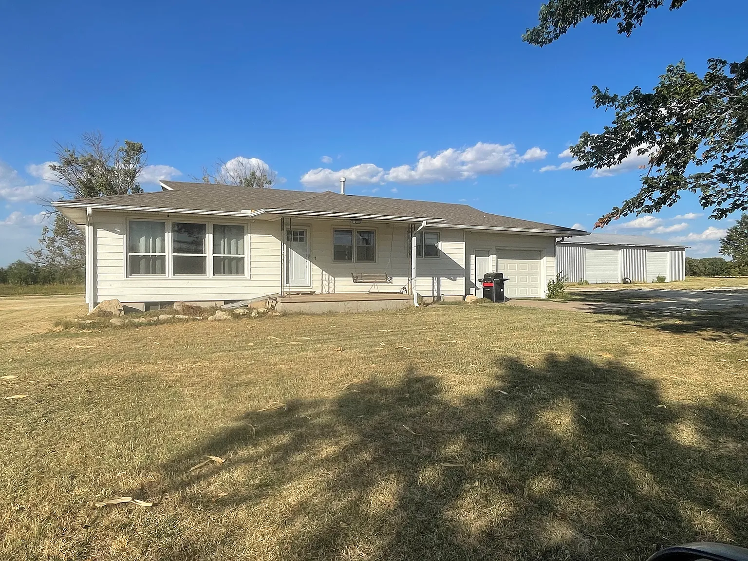 3 bed, 1100 sqft, $1,700 — Photo 1