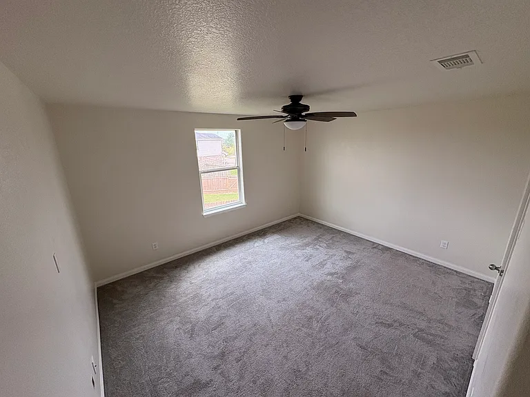 9807 Opal Rock Dr — Photo 33