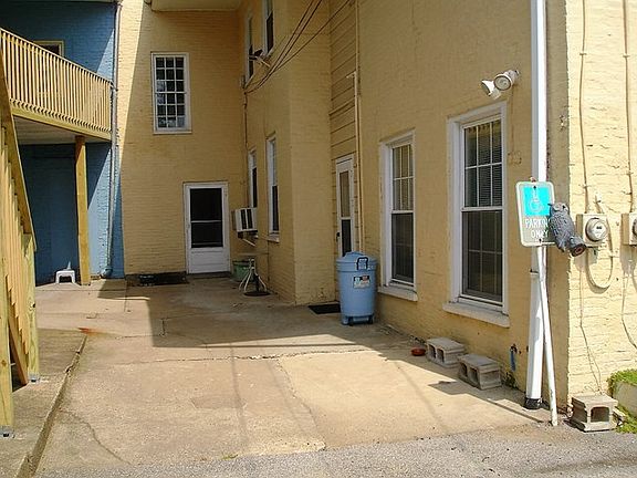 3rd image of 222 Limestone St