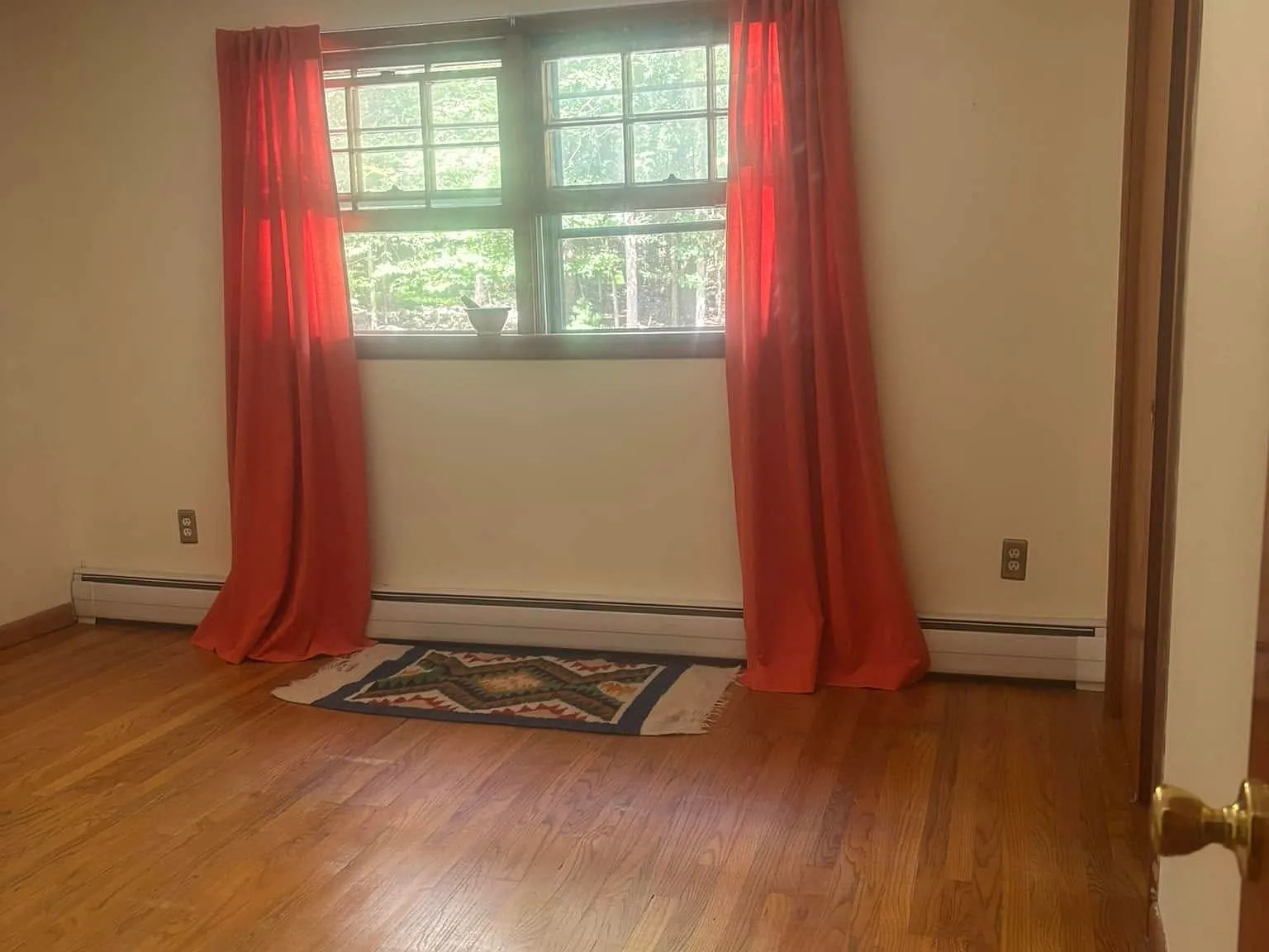 2 bed, 1200 sqft, $900 — Photo 1
