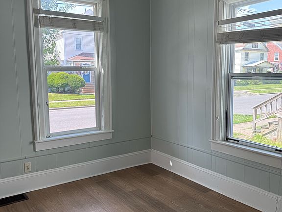 4th image of 321 Expense St #1