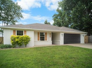 3715 W Rozell St, Rogers, AR 72756