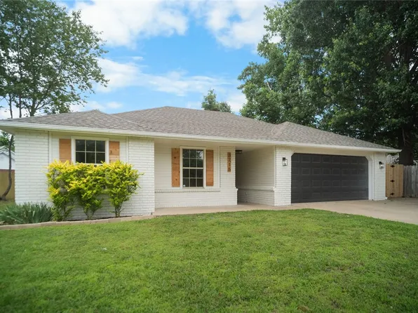 3715 W Rozell St, Rogers, AR 72756