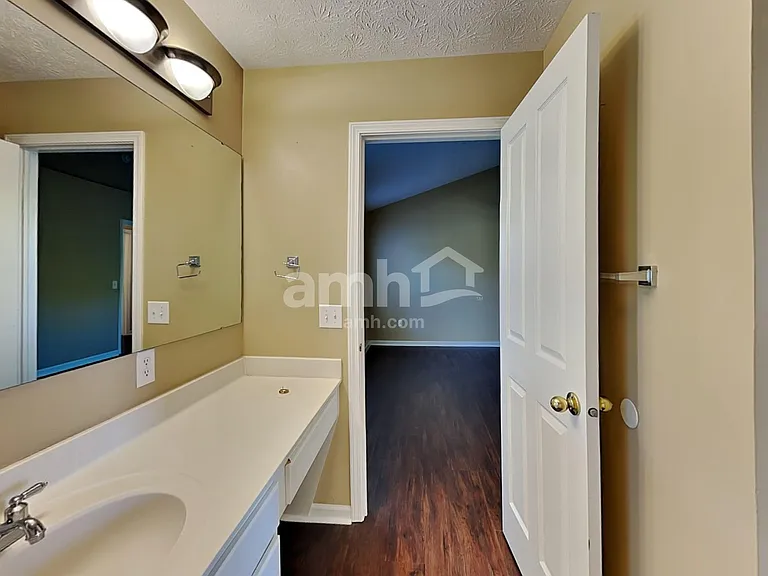 12700 Hearthstone Dr — Photo 8